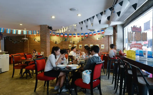 Arawana Express Phromphong Hotel