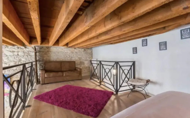 Typical Croix-Roussien Flat