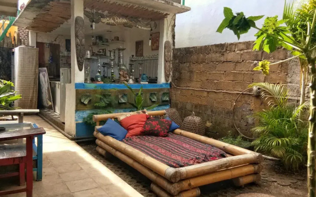Rumah Warna
