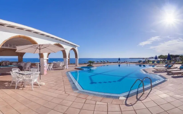 Pyrgos beach hotel apartments