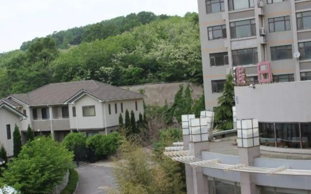 Yikang Sakura Inn
