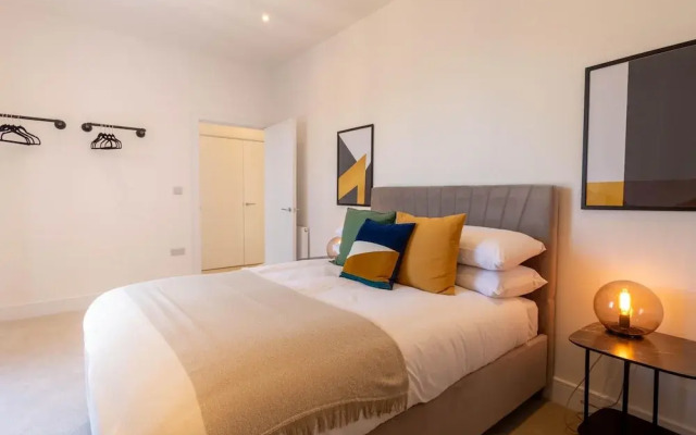 Wimbledon Tennis Retreat 3-bedroom by Sojo Stay
