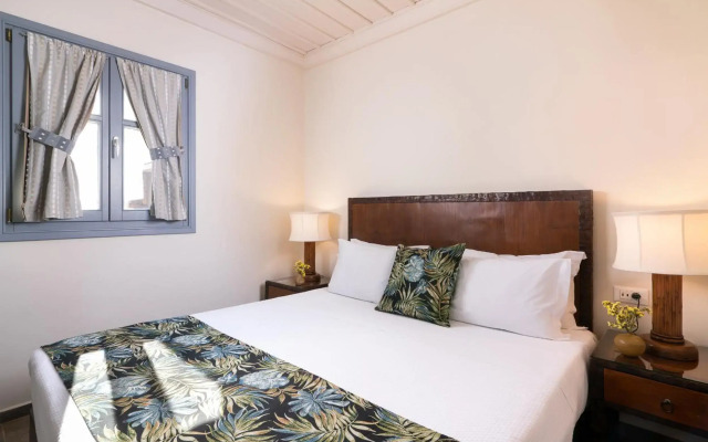 Porto Kea Suites