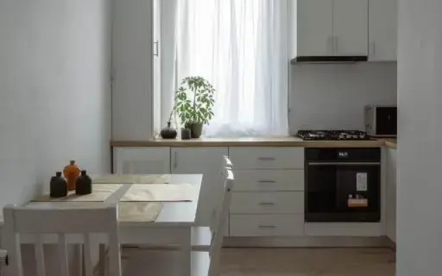 Solomon Apartments Ap 4