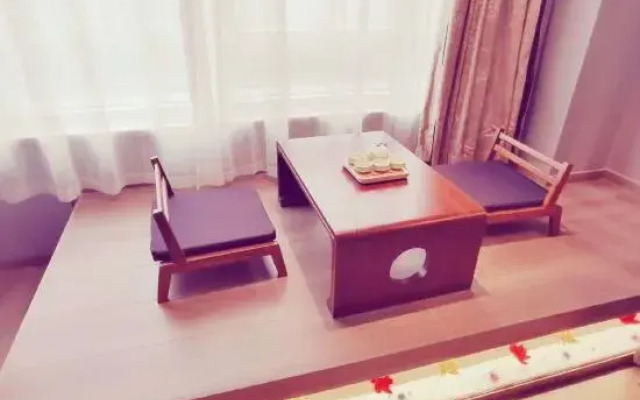 YahaoZhenxuan Hotel (ZhangJiaGang Shopping Park Branch)