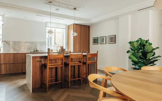 Claridge House by SLO