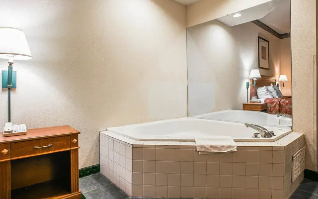 Rodeway Inn & Suites