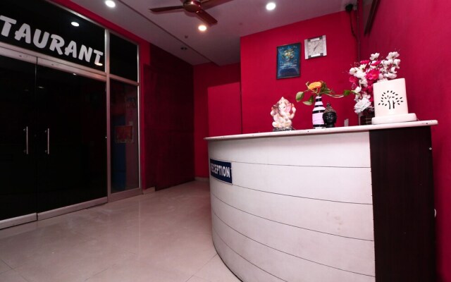 OYO 16905 The Rohtak Hyatt