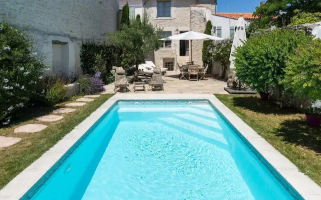 Villa Petit Sergent With Pool, Cinema