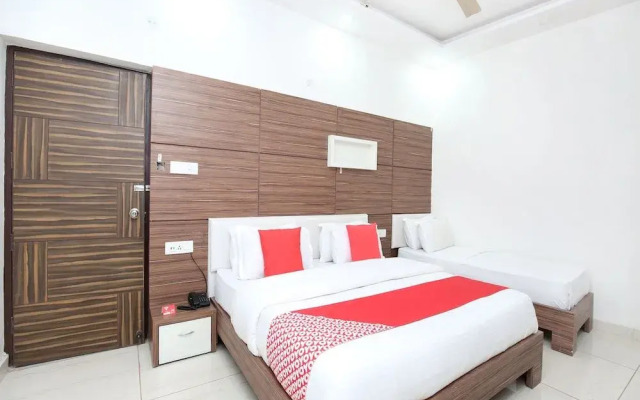 OYO 14790 Hotel Destiny Inn