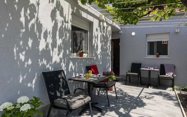 Apartments Roza