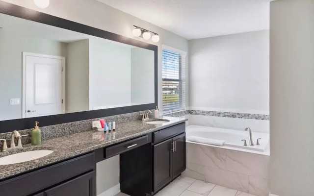 4737 Kings Castle Circle