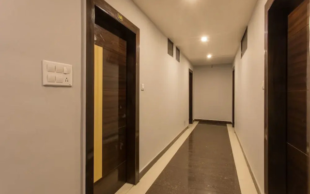 OYO 13531 Hotel Sundaram Palace