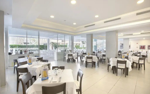 Mar Hotels Playa de Muro Suites