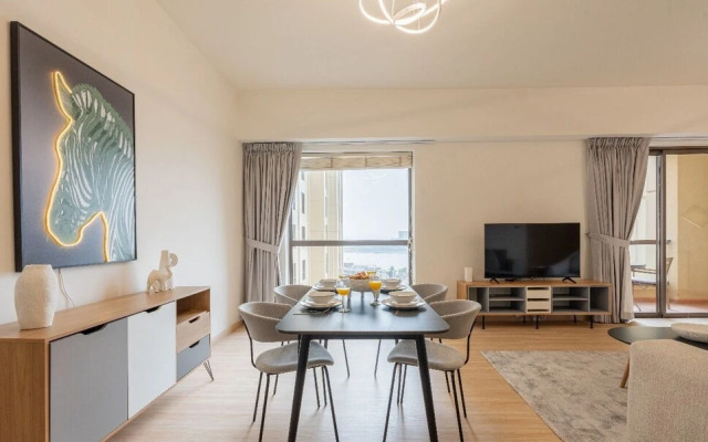 Renovated 1 BR with Sea & Marina Views