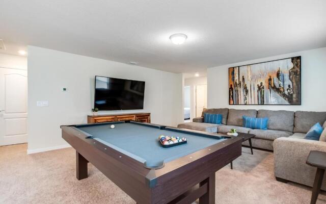 Private Pool Home w/ Spa, Game Room, BBQ & More!
