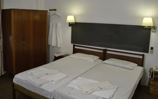 Karampela Rooms