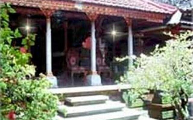 Artini 1 Cottages