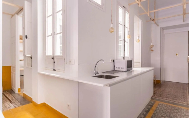 Pop Art , Sunny Apartment near Santa Cruz