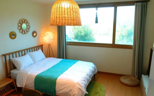 Jeju Eltzutown Pension