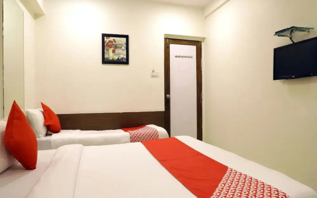 OYO 12209 Hotel Anupama