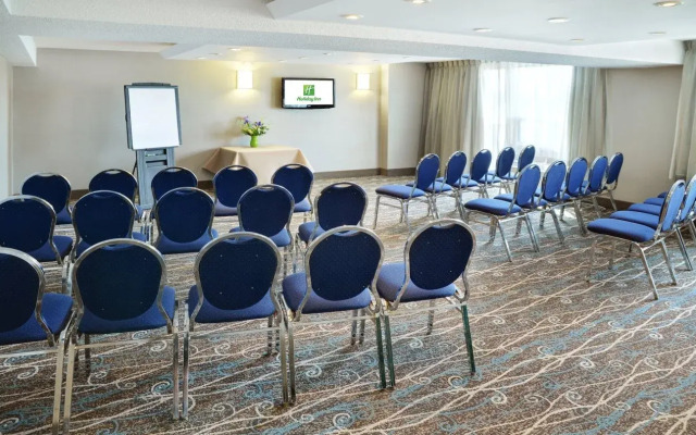 Holiday Inn Hotel & Suites London by IHG