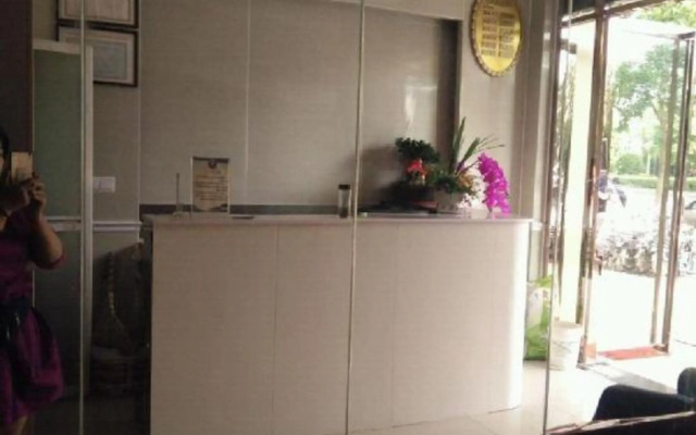 Huadu Business Hotel