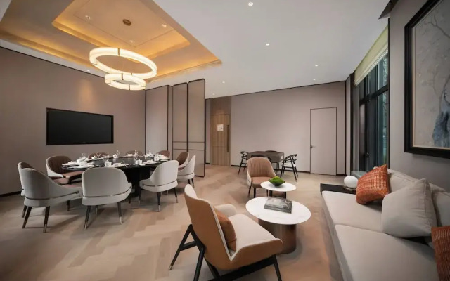 Holiday Inn Express Chongqing Central Park By Ihg