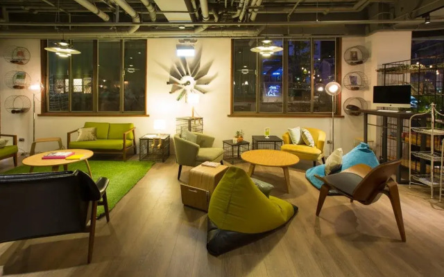 Light Hostel