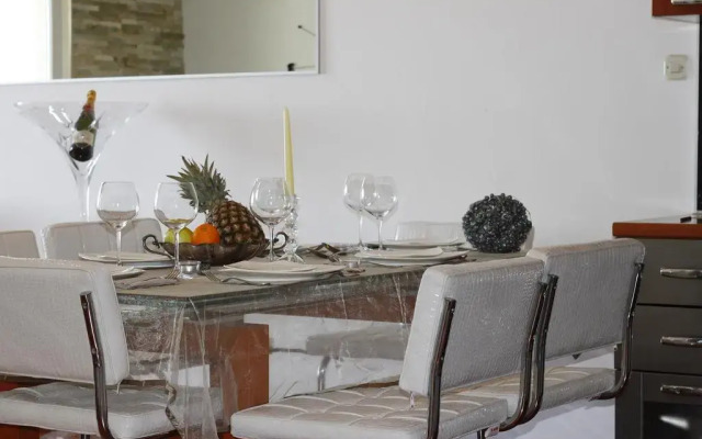 Apartment Divina