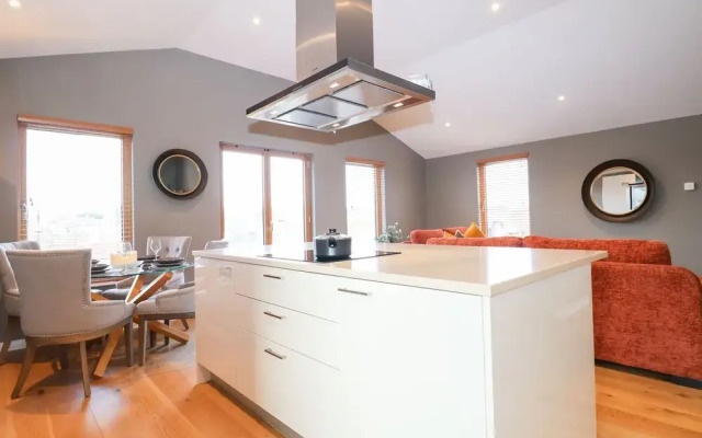Woodbridge Penthouse
