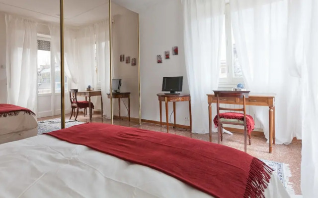 Rental in Rome Pateras Balcony Apartment