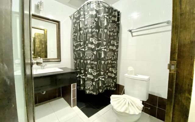 Long Beach Hotel Patong