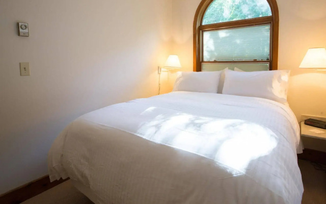 The Little Inn of Bayfield