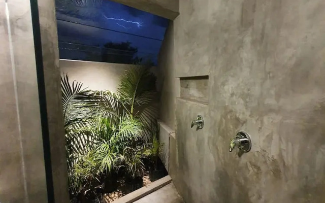 Rubina Jewel in Downtown Design Location Comfort