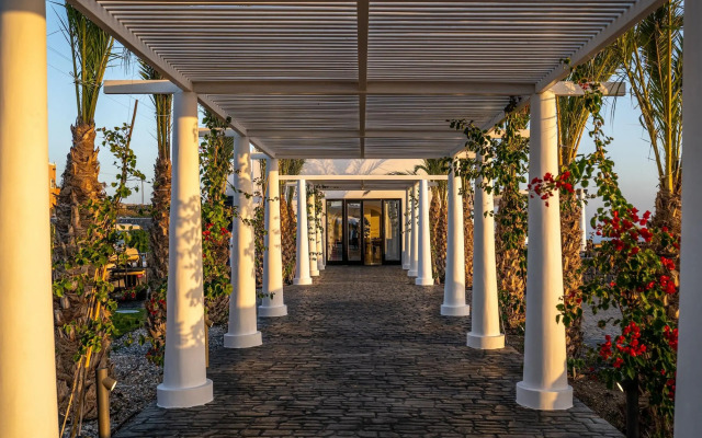 Cresanto Luxury Suites - Adults Only
