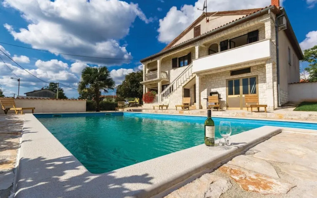 Awesome Home in Barban With Wifi and 2 Bedrooms