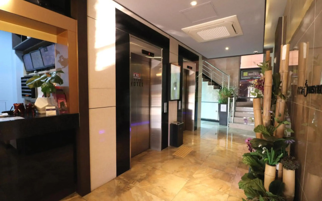 Airport Hotel