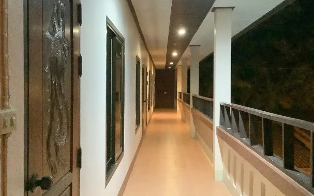 Front Beach Hotel