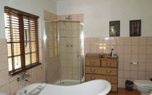 Trees Too Guest Lodge