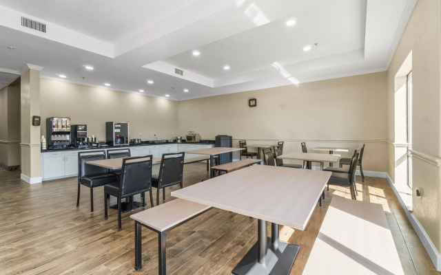 Americas Best Value Inn & Suites Livingston