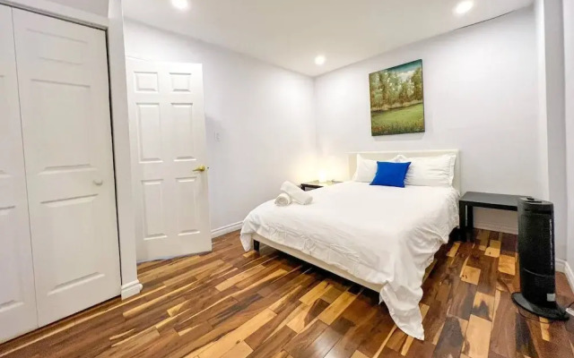 Hip Townhome With Garage Dt Mtl