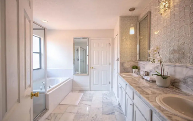 High Grove 5 Bedrooms & Private Pool