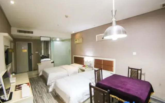 Yading Hotel (Yicheng Xiangsha Avenue)