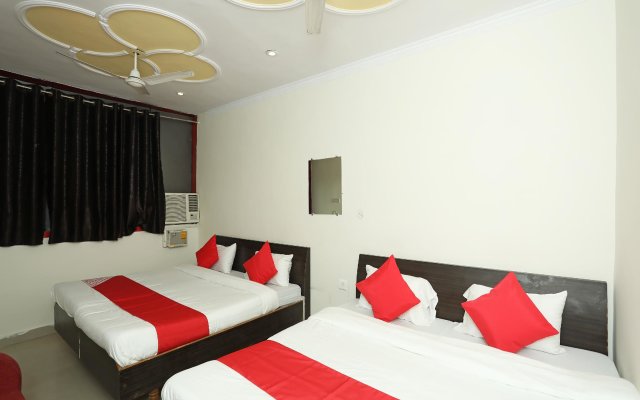 OYO 26806 Hotel Radha Krishna