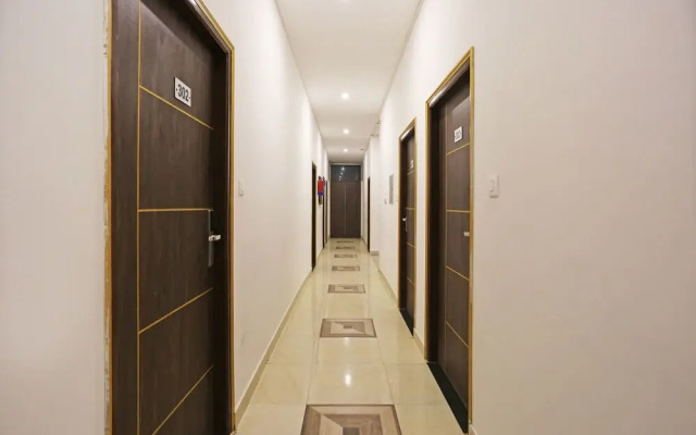 OYO Flagship 120 Gupta Inn Cantonment