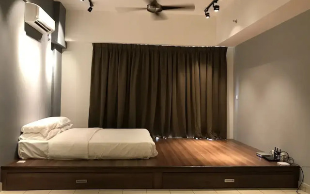 Flamingo Suite