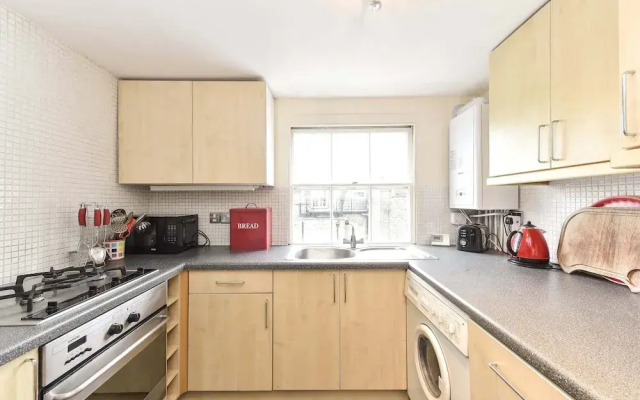 Smart 2 bedroom flat near Pimlico Tube