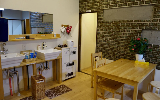 Akicafe Inn Guesthouse