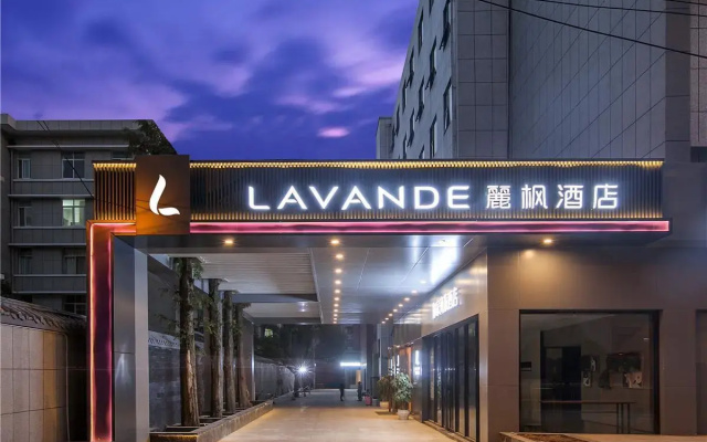 Lavande Hotels Wuhan Guanggu Yangjiawan Metro Station